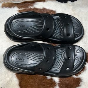 Crocs Mega Crush “Black” size 5